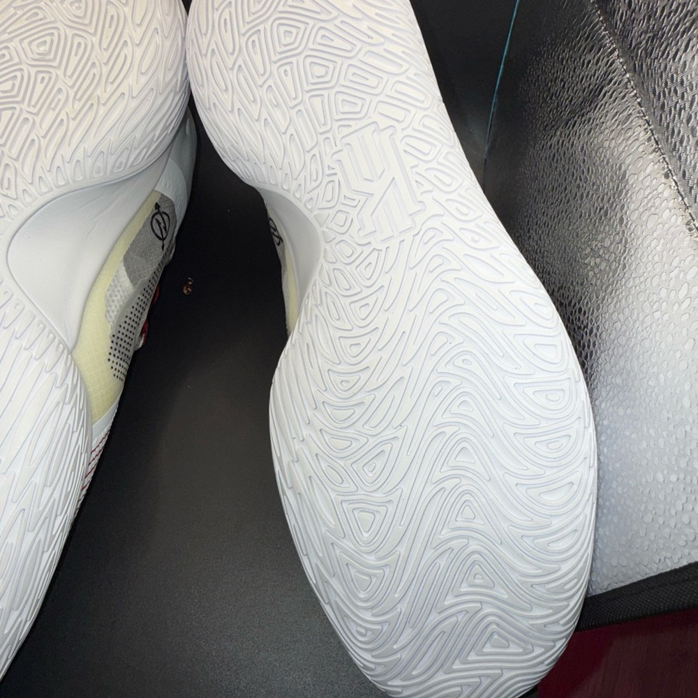 Nike White and Red Sneakers - Picture 10 of 13